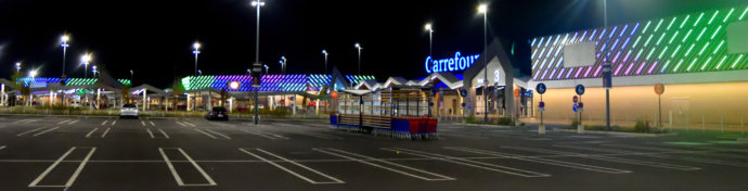 127 Hyper Carrefour en France